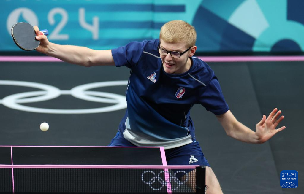 面的足球巨 面的足球巨